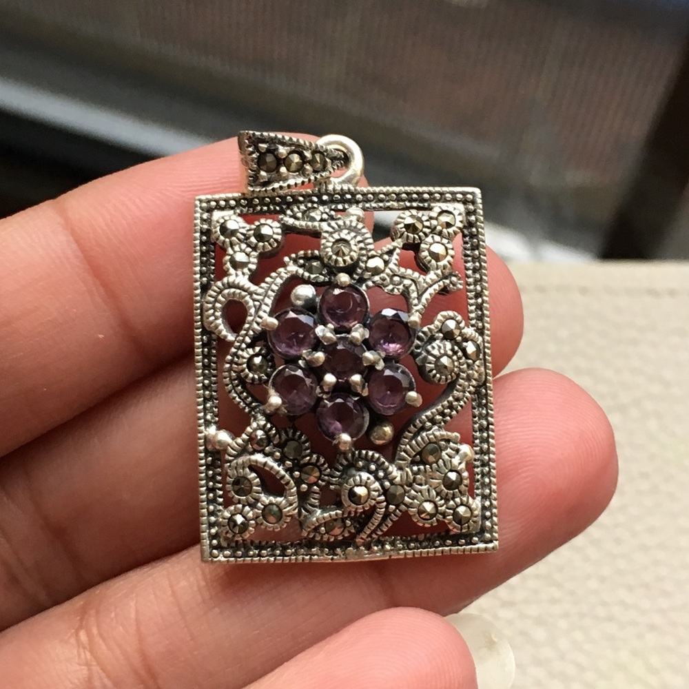 Beautiful 925 Sterling silver pendant